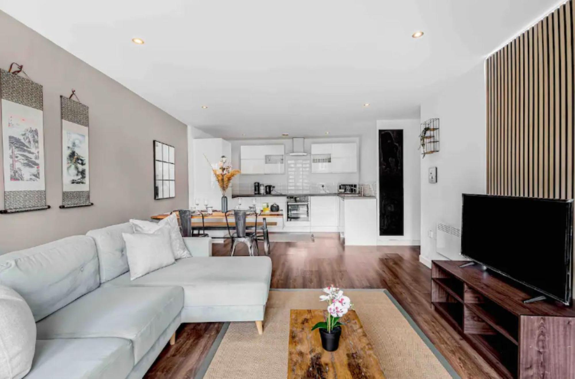 Oriental Suite 2 Bed 2 Bath Netflix And Free Parking, Games- Maihom เบอร์มิงแฮม ภายนอก รูปภาพ