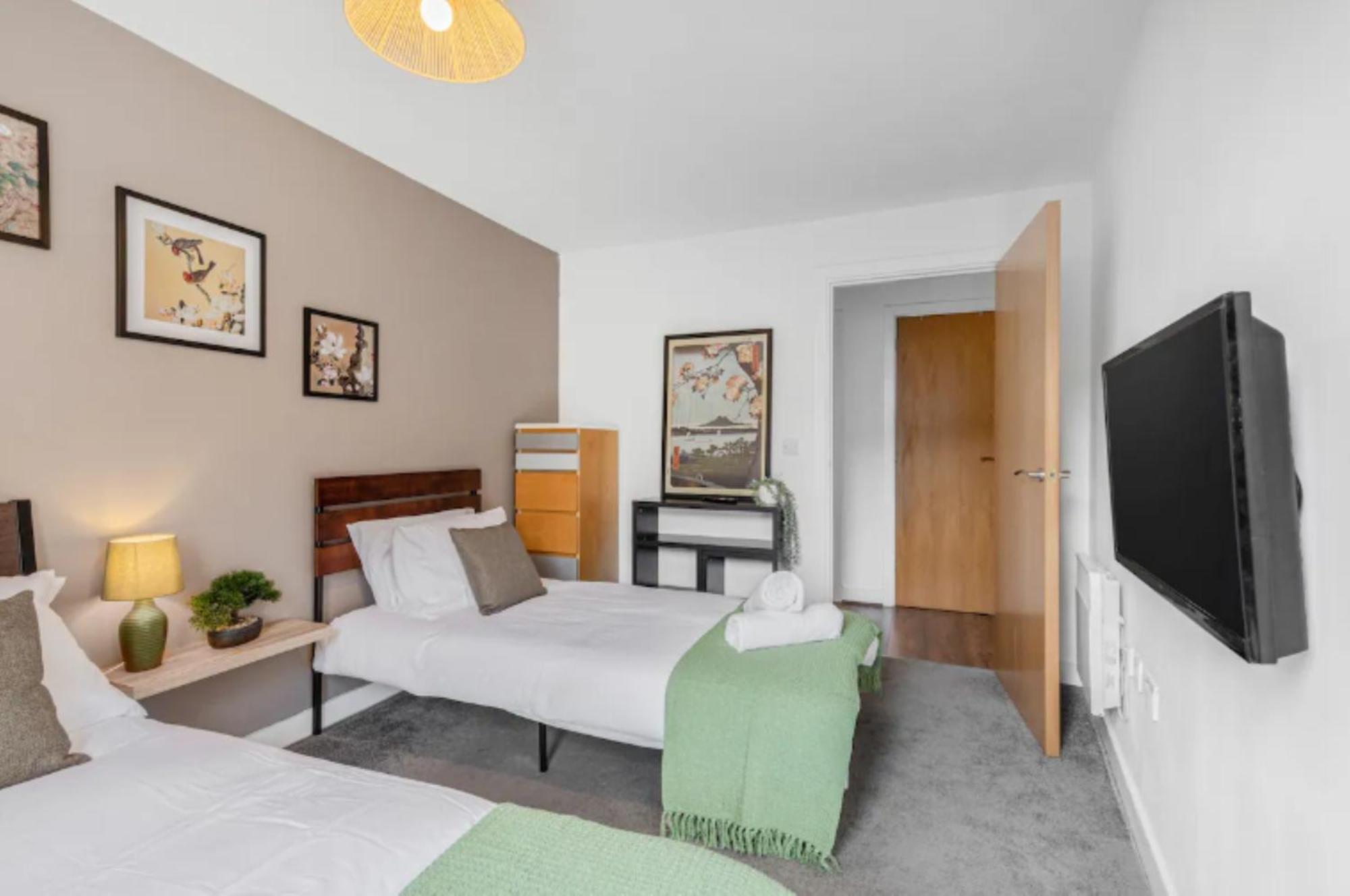 Oriental Suite 2 Bed 2 Bath Netflix And Free Parking, Games- Maihom เบอร์มิงแฮม ภายนอก รูปภาพ