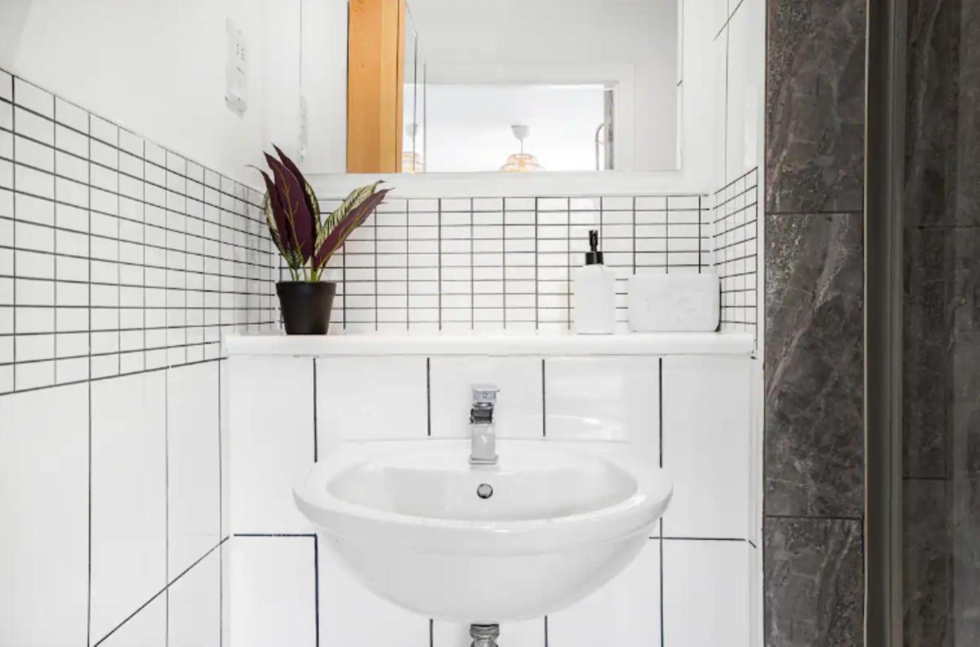 Oriental Suite 2 Bed 2 Bath Netflix And Free Parking, Games- Maihom เบอร์มิงแฮม ภายนอก รูปภาพ